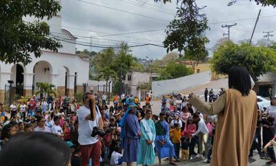 Dramatización de la Pasión y Muerte de Jesucristo en Plaza Bolívar del municipio Carrizal este Viernes Santo