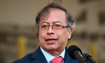 Presidente colombiano defiende a Pedro Castillo y denuncia corrupción en la política peruana.