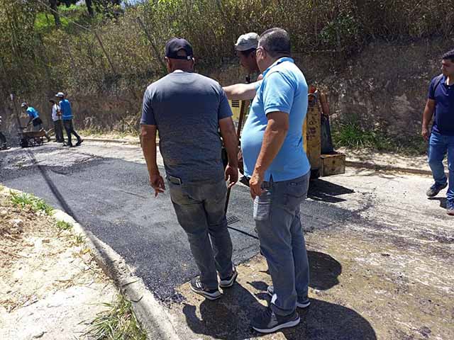 Alcaldía de Carrizal recupera vialidad de Potrerito I