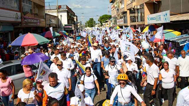 Carlos Prosperi lleva su Plan para la Prosperidad a Sucre en su tercera visita previa a las primarias