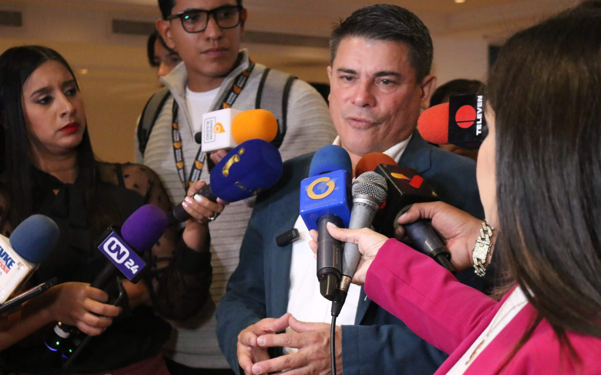 Representantes del Inces y otras instituciones durante la presentación de los resultados de la Encuesta Nacional de Necesidades Formativas en la Industria y el Comercio