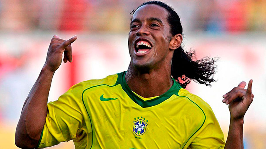 Ronaldinho se une a la Liga Monumental