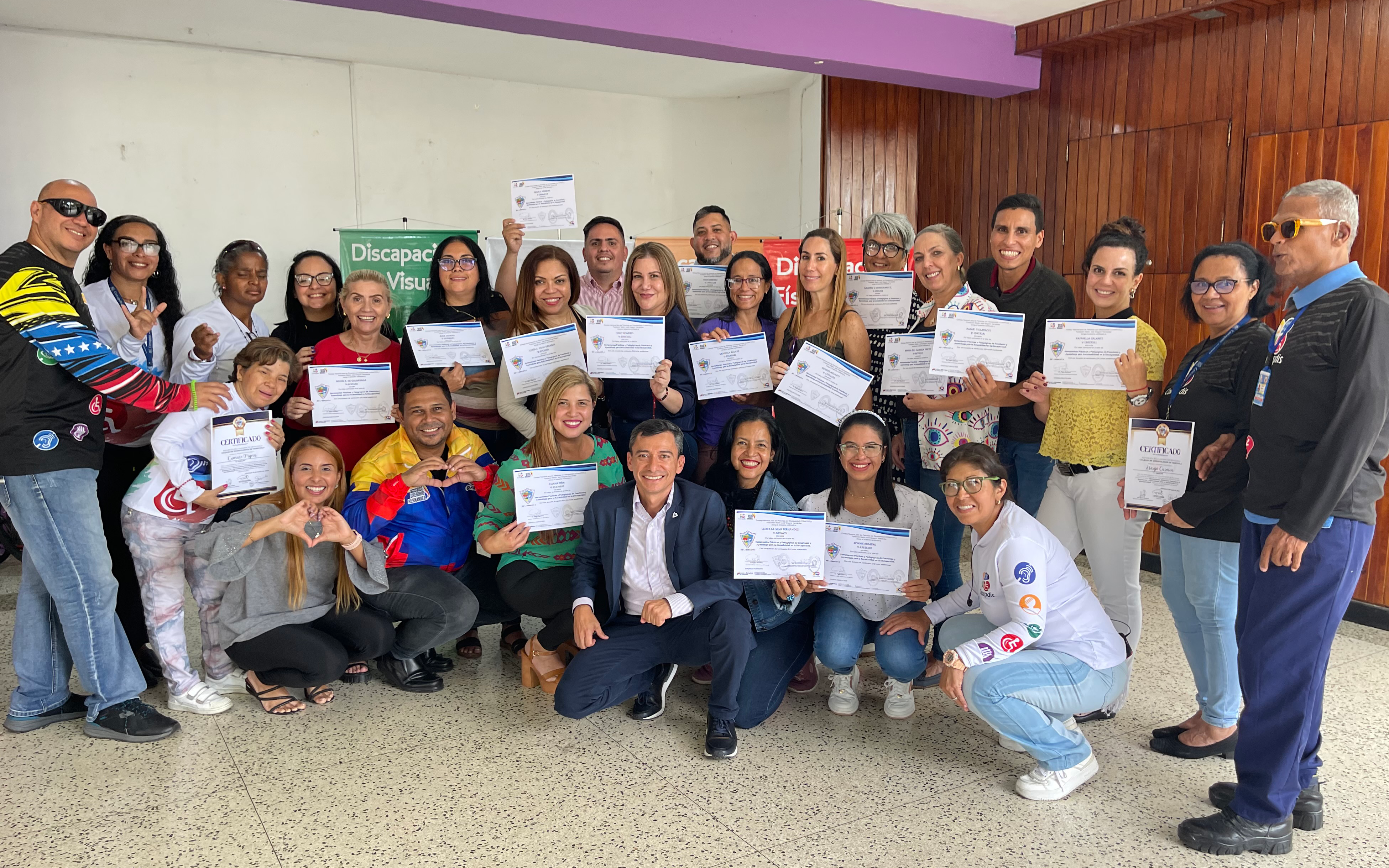 Colegio de Odontólogos de Venezuela y FundaEsperanza se unen para brindar atención a pacientes con discapacidad
