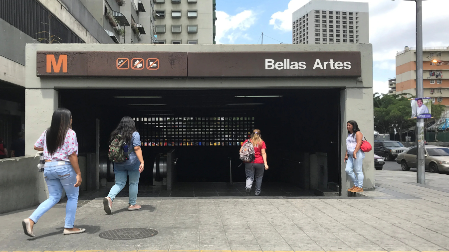 Reemplazo de rieles en el Metro de Caracas