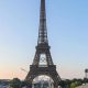 La Torre Eiffel se ilumina con los aros olímpicos