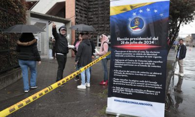 Centenares de Venezolanos masivamente votan en Bogotá