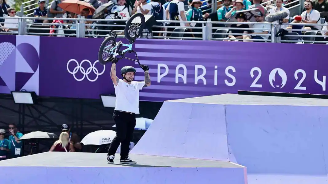 José Torres gana oro en BMX estilo libre en el medallero de París