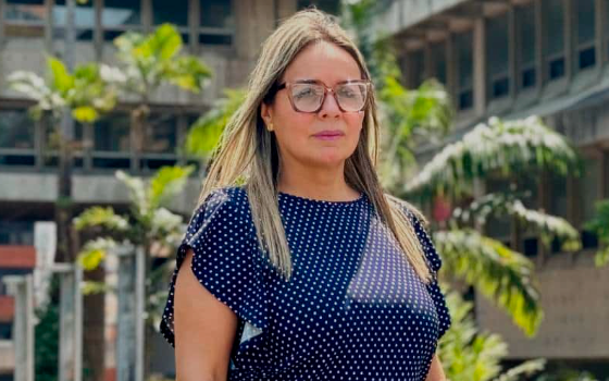 La presidenta de FORDISI, Gricelda Sánchez, alerta sobre la crisis educativa en Venezuela debido a los bajos salarios docentes.