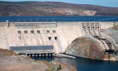 Las centrales hidroeléctricas de Alicurá, El Chocón, Piedra del Águila y Cerros Colorados, en la región del Comahue, serán objeto de un proceso de privatización liderado por el gobierno argentino.