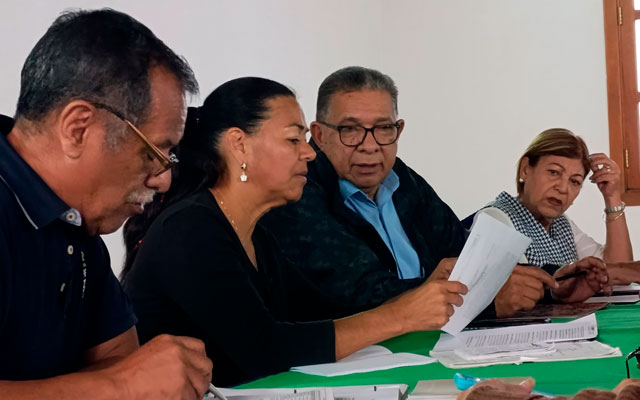 Asamblea ciudadana en Carrizal, donde los vecinos debaten sobre las prioridades y necesidades de la comunidad en el marco del Presupuesto Participativo 2025.