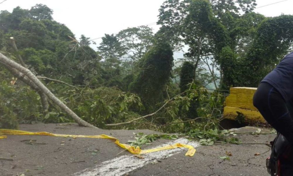 Cierre temporal de la carretera Ocumare de la Costa