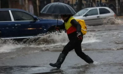 Intensas lluvias deja muertos y un millón sin electricidad en Chile