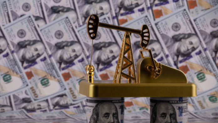 El petróleo Brent cierra al alza, superando los 82 dólares