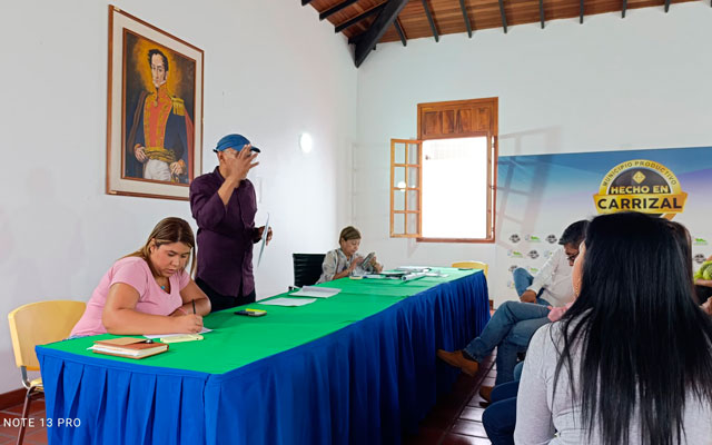 Los ciudadanos de Carrizal participan en la primera jornada de Diagnóstico Participativo para identificar necesidades comunales.