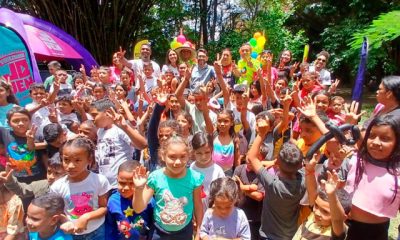 Niños disfrutando de las actividades del Plan Vacacional Comunitario 2024 en Guaicaipuro.