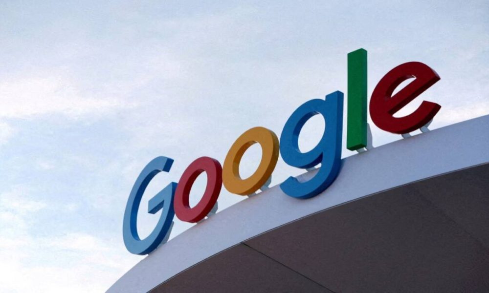 Google reintegra a Shazeer con más de 2.700 millones de dólares