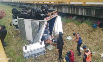 Vuelco de camión en el túnel La Cabrera genera caos vial