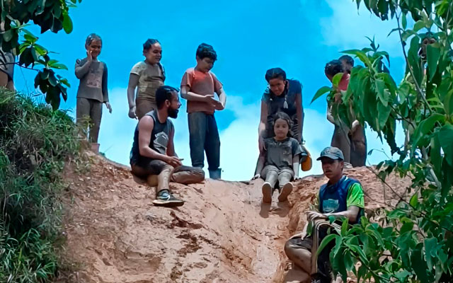 Niños disfrutando del “CuliCross” en La Fragua, Los Salias.