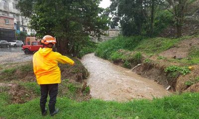 Lluvias intensifican el caudal de quebradas en Carrizal: aumentos del 50% y 90%