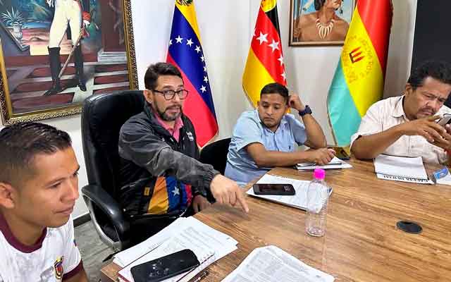 Alcalde Farith Fraija durante la reunión para la elección del Consejo Local de Planificación de Políticas Públicas 2025.