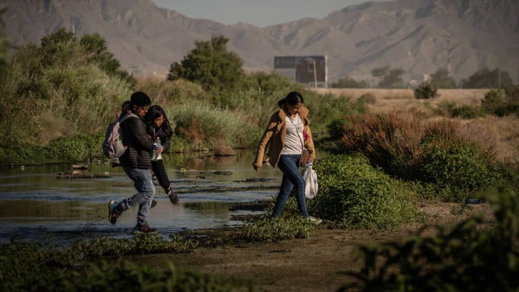 Cierre del consulado de Venezuela en Chile dificulta expulsión de migrantes