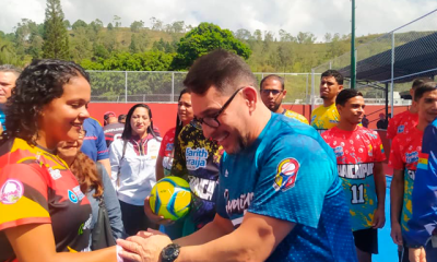 El alcalde Farith Fraija en la reinauguración del Polideportivo Ernesto Aparicio, un espacio renovado para la comunidad de Los Teques.