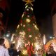 Familias y amigos se unen para celebrar en el Centro San Ignacio, un espacio que se ha convertido en un referente cultural durante la Navidad.