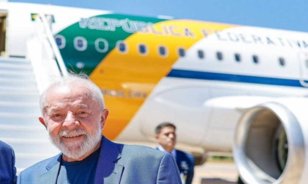 Lula da Silva regresa a Brasil tras problema técnico