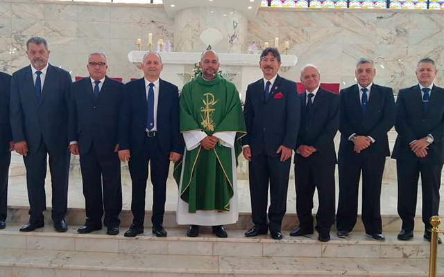 Celestino dos Santos junto a autoridades portuguesas en el acto de oficialización de la Academia.