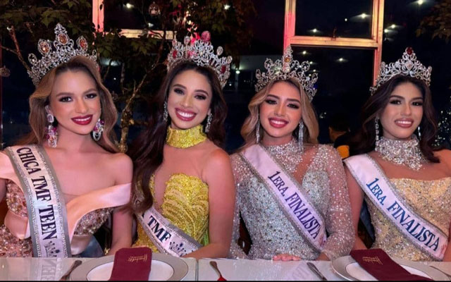 Las jóvenes finalistas mostraron talento y elegancia en la pasarela del Hotel Humboldt