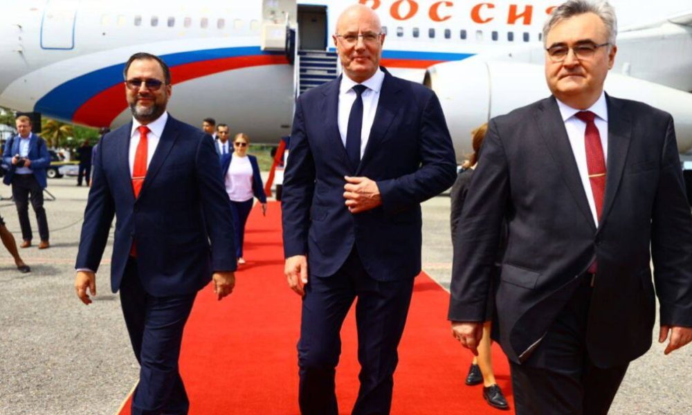 Viceprimer ministro ruso Dmitry Chernyshenko llega a Venezuela