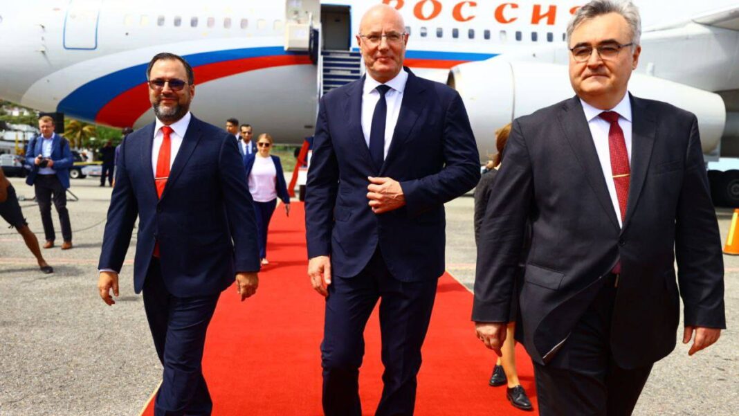 Viceprimer ministro ruso Dmitry Chernyshenko llega a Venezuela