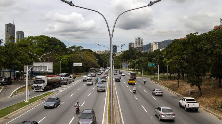 Autopista Gran Cacique Guaicaipuro tendrá cierre parcial