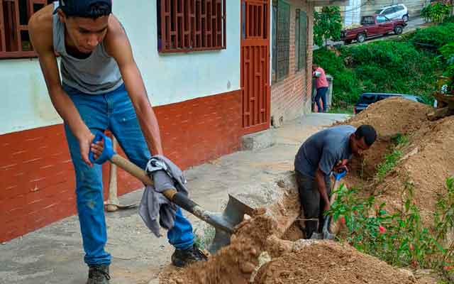 Trabajos de instalación de tuberías en Santa Eduviges: una solución a problemas de años.