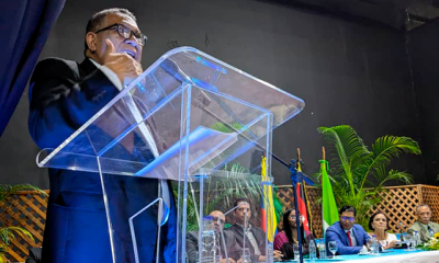 s: El alcalde Morales entrega la Orden Ciudad de Carrizal a los distinguidos ciudadanos durante la celebración del Día de la Municipalidad.