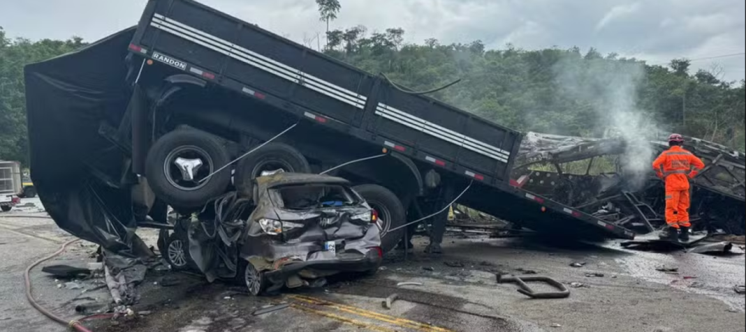 Fatal accidente de autobús deja al menos 22 muertos