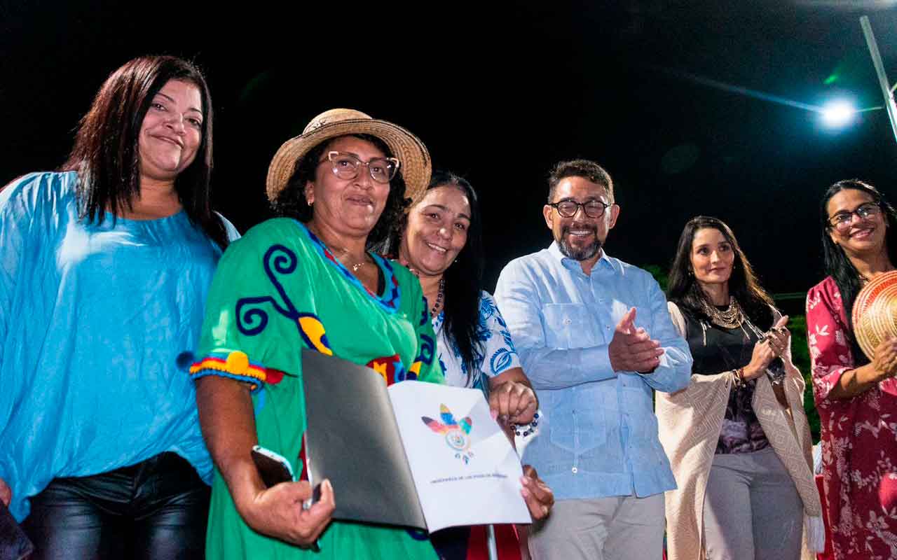 Inauguración del Paseo de la Resistencia Indígena, un homenaje a la cultura indígena venezolana.