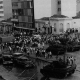 Ciudadanos celebrando el Día de la Democracia frente al Palacio de Miraflores.