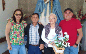 Representantes de la Asociación Comunidad Residencial La Candelaria, de izquierda a derecha: Iveli Zamora Sánchez, Julio Alegría, Blanca Martell de Alegría y Luis Pérez.