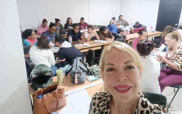 Día del Educador: Homenaje a la transmisión de conocimientos y la formación del futuro