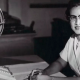 Katherine Johnson en su oficina de la NASA, donde sus cálculos hicieron posible la llegada del hombre a la Luna.