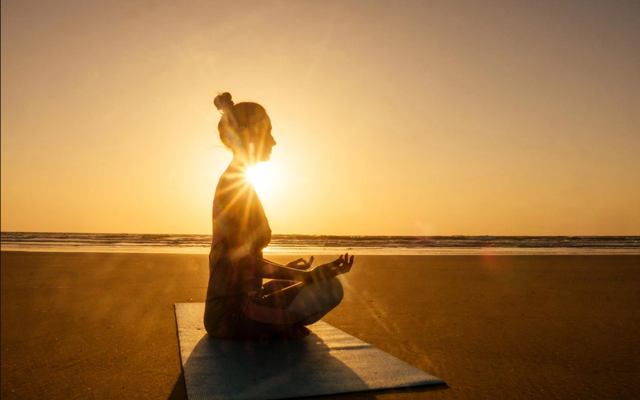 La meditación es una herramienta poderosa para encontrar paz y armonía en un mundo agitado.