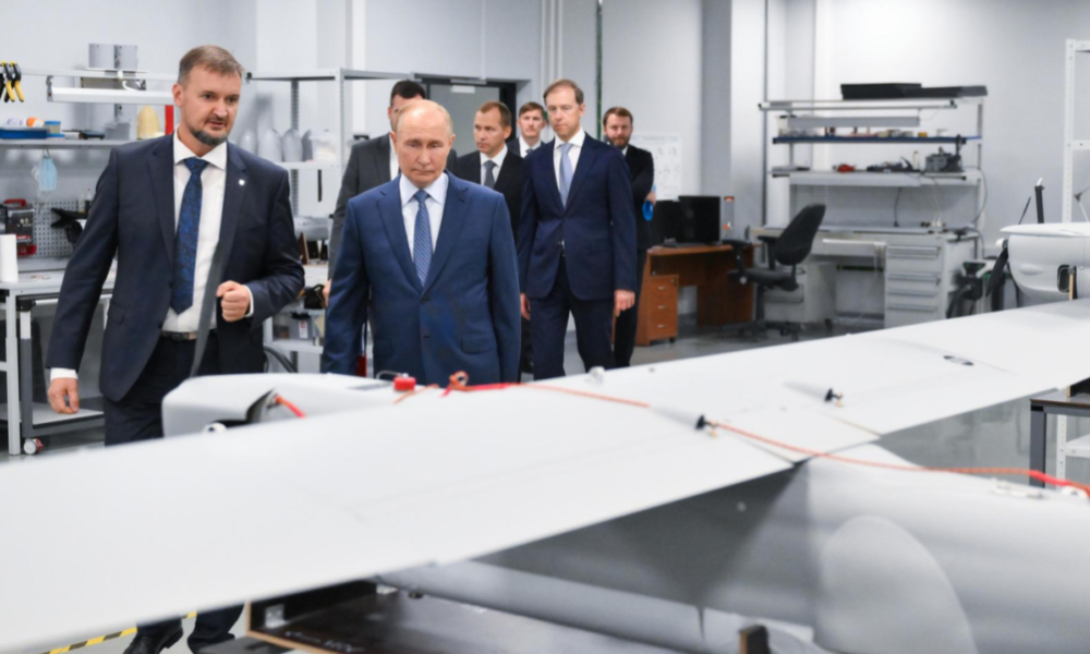 Putin ordena aumentar la producción de drones militares