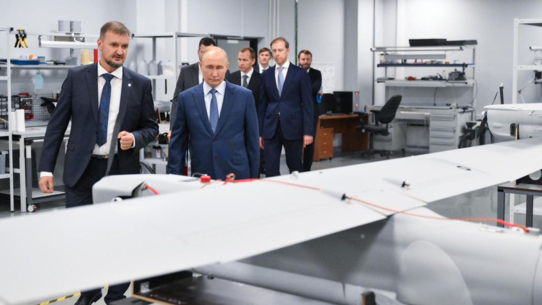 Putin ordena aumentar la producción de drones militares