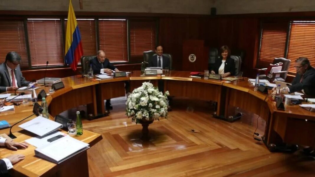 Corte en Colombia establece mayoría de edad mínima para casarse