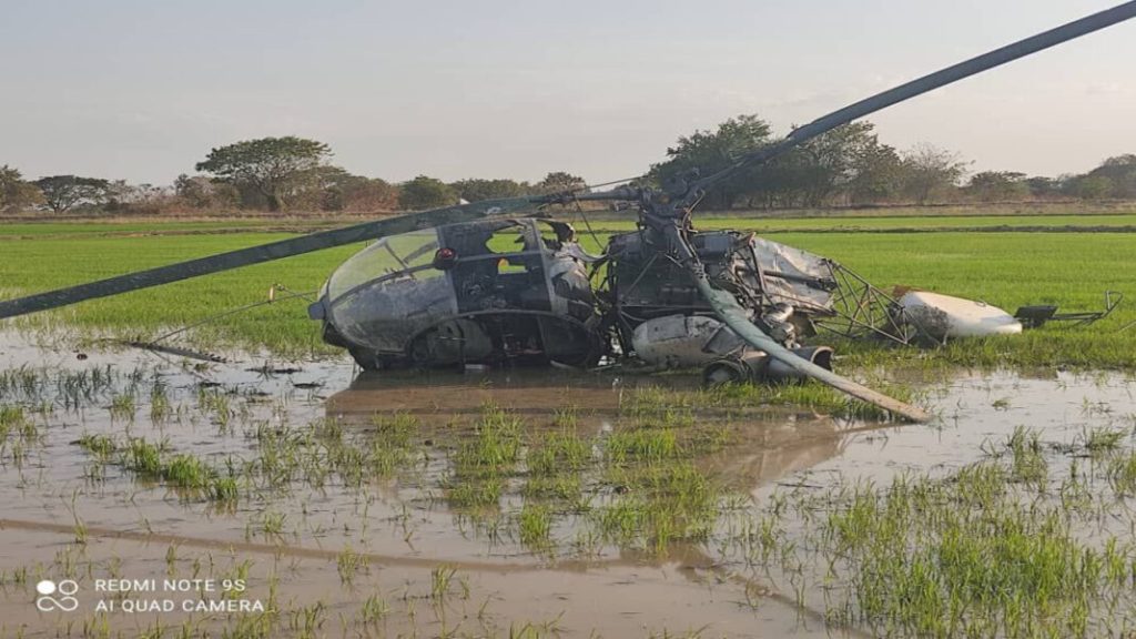 Helicóptero cae en sembradío de arroz en Guárico